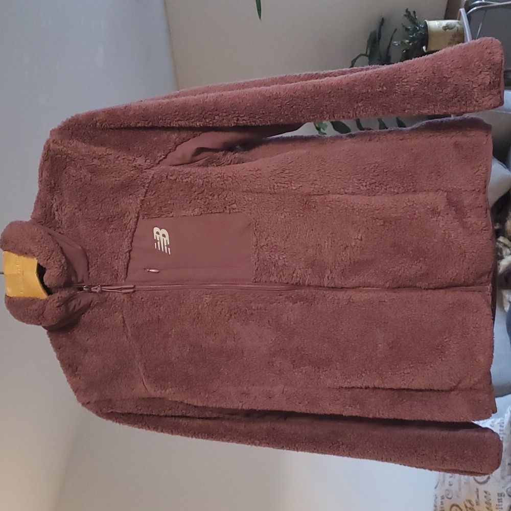New balance plum zip up jacket medium